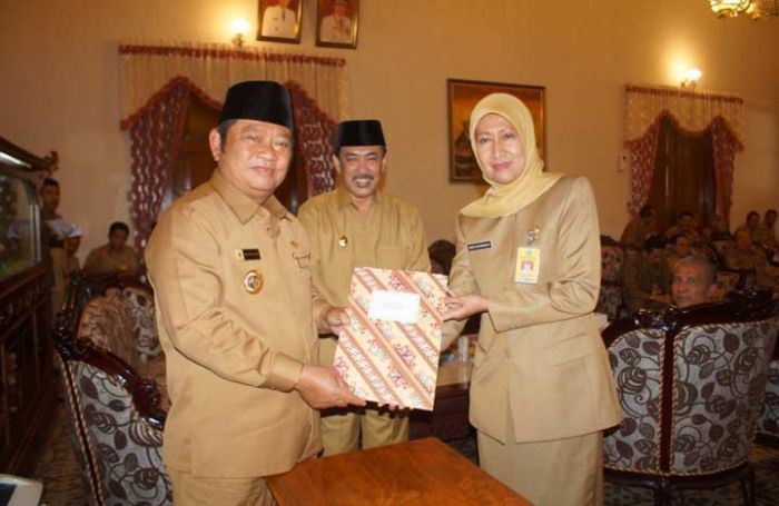 Tingkatkan SAKIP, OPD Sidoarjo Teken Perjanjian Kinerja Tingkatkan SAKIP, OPD Sidoarjo Teken Perjanjian Kinerja