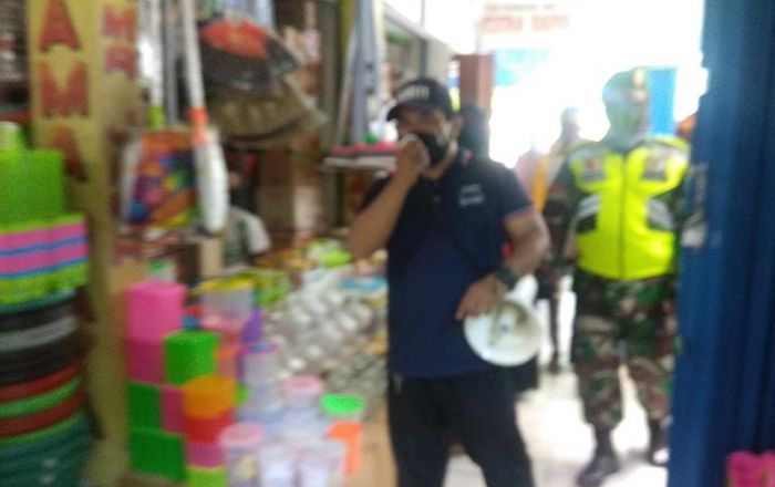 Jelang Lebaran, Perumda Pasar Lamongan Ingatkan Pengunjung Harus Pakai Masker Jelang Lebaran, Perumda Pasar Lamongan Ingatkan Pengunjung Harus Pakai Masker