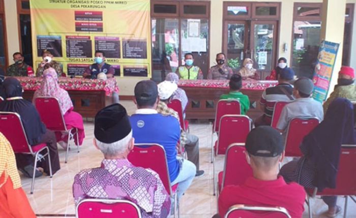 Bhabinkamtibmas Desa Pekarungan Sidoarjo Aktif Edukasi Warga Soal Disiplin Protokol Kesehatan