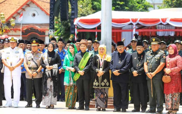 Hari Jadi ke-78 Jawa Timur, Gubernur Khofifah Ajak Masyarakat Bawa Semangat Jer Basuki Mawa Beya Hari Jadi ke-78 Jawa Timur, Gubernur Khofifah Ajak Masyarakat Bawa Semangat Jer Basuki Mawa Beya