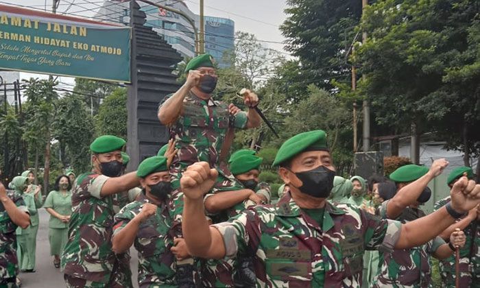 Mengintip Tradisi Lepas Sambut Danrem 084/BJ Mengintip Tradisi Lepas Sambut Danrem 084/BJ