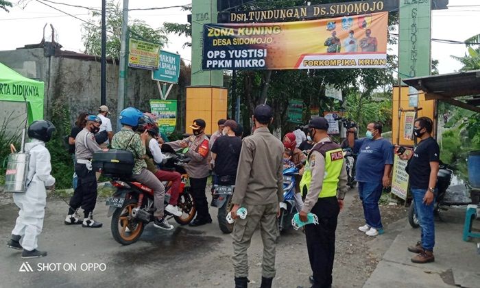 Hari Pertama PPKM Mikro, Polsek Krian Dirikan Posko Check Point di Zona Kuning Hari Pertama PPKM Mikro, Polsek Krian Dirikan Posko Check Point di Zona Kuning
