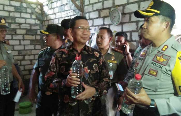 Nekat, Pria ini Produksi Arak di Samping Lahan Milik Bupati Tuban