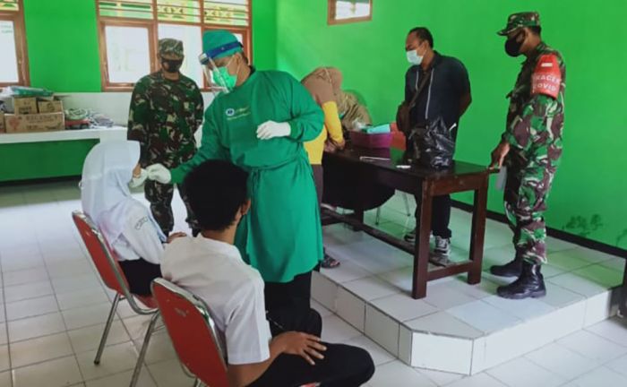 Awali PTM, Pelajar Ngawi Dites Swab Antigen