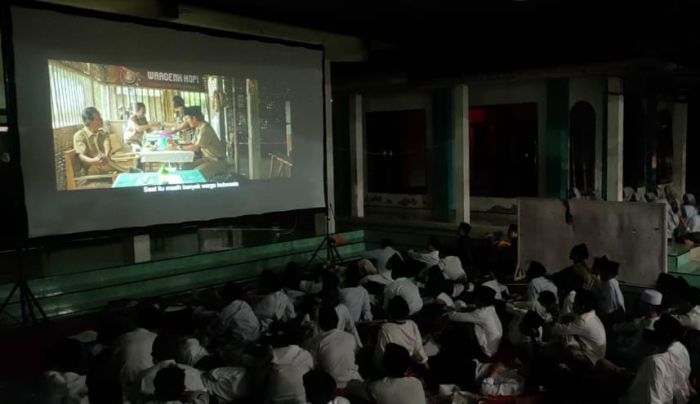 Momentum HSN 2023, KPU Kabupaten Kediri Gelar Nobar Film Kejarlah Janji Momentum HSN 2023, KPU Kabupaten Kediri Gelar Nobar Film Kejarlah Janji
