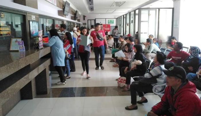 Musim PPDB, Dispendukcapil Kota Malang Dipenuhi Wali Murid untuk Mengurus Surat Domisili