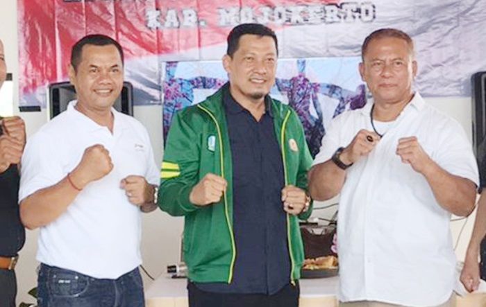 Suwandy Firdaus Terpilih Aklamasi Sebagai Ketua Kick Boxing Indonesia Kabupaten Mojokerto Suwandy Firdaus Terpilih Aklamasi Sebagai Ketua Kick Boxing Indonesia Kabupaten Mojokerto