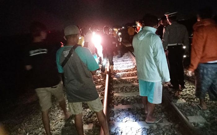 Tertabrak Kereta Api Malabar, Pedagang Asal Mojo Kediri Tewas Mengenaskan, Terseret 200 Meter Tertabrak Kereta Api Malabar, Pedagang Asal Mojo Kediri Tewas Mengenaskan, Terseret 200 Meter