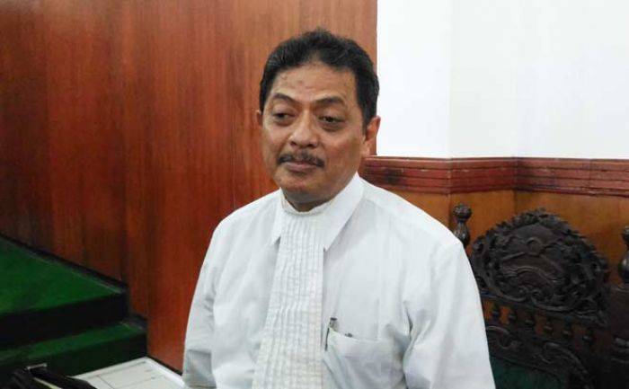 LHKN PGRI Sidoarjo Dampingi Guru Privat yang Diduga Aniaya Muridnya Sendiri LHKN PGRI Sidoarjo Dampingi Guru Privat yang Diduga Aniaya Muridnya Sendiri