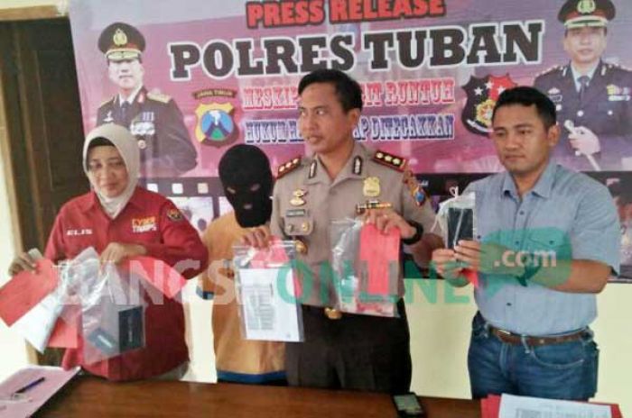 Raup Puluhan Juta dari Menjual Kunci Jawaban UN SMA, Mahasiswa Asal Jatirogo Ditangkap Polisi Raup Puluhan Juta dari Menjual Kunci Jawaban UN SMA, Mahasiswa Asal Jatirogo Ditangkap Polisi