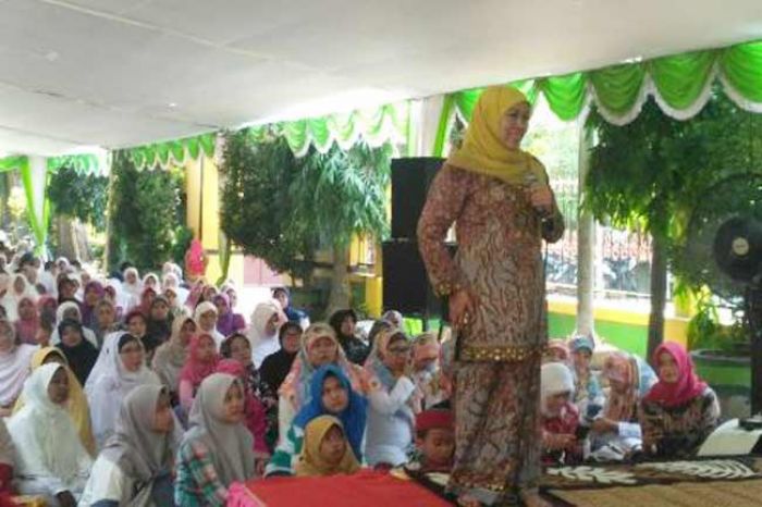 Khofifah Minta Cak Imin Tak Galau, Soal Pilgub Jatim Khofifah Minta Cak Imin Tak Galau, Soal Pilgub Jatim