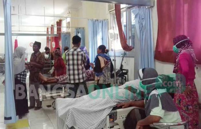 Sembilan Orang di Situbondo Keracunan Tetes Tebu untuk Bahan Pupuk, Satu Orang Tewas Sembilan Orang di Situbondo Keracunan Tetes Tebu untuk Bahan Pupuk, Satu Orang Tewas