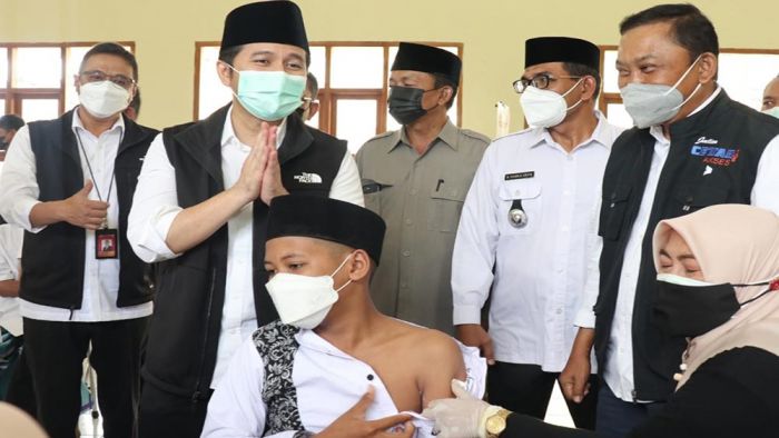 Bank Jatim Gelar Vaksinasi Massal di Pulau Bawean Bank Jatim Gelar Vaksinasi Massal di Pulau Bawean