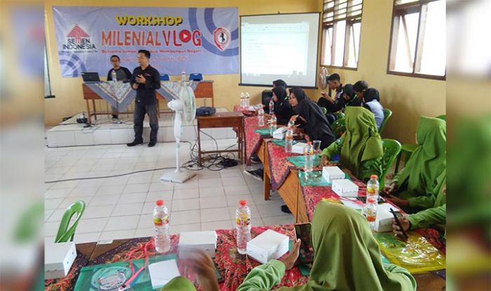 Pelajar di Tuban Antusias Ikut Workshop Millenial Semen Gresik dan RPS