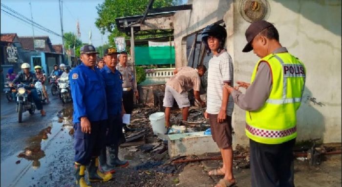 Kios Bensin di Sidoarjo Tebakar