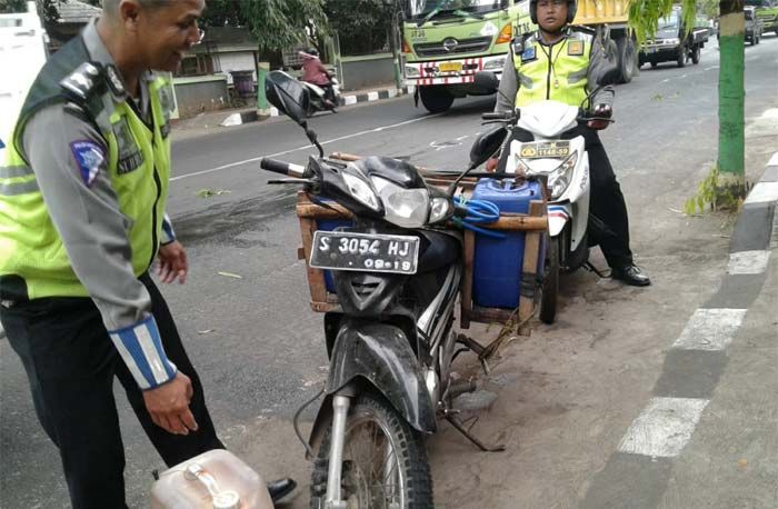 Kecelakaan Maut di Jalan Gajah Mada Tuban, Kakek Asal Palang Tewas Tergilas Traktor Kecelakaan Maut di Jalan Gajah Mada Tuban, Kakek Asal Palang Tewas Tergilas Traktor