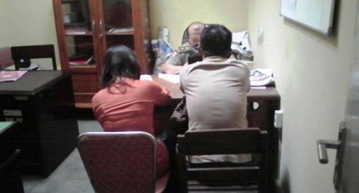 Kos-kosan Mesum di Tulungagung Diobrak, 18 Orang Diamankan, 3 Diantaranya Pesta Narkoba Kos-kosan Mesum di Tulungagung Diobrak, 18 Orang Diamankan, 3 Diantaranya Pesta Narkoba