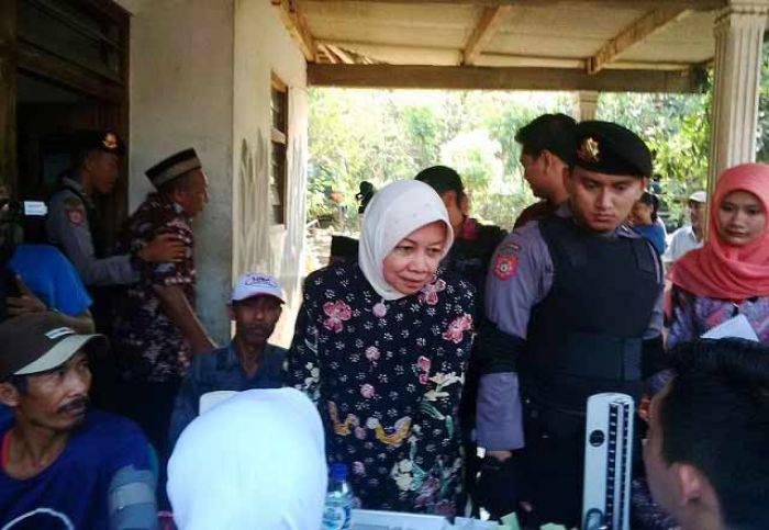 Banyak Pasien Miskin Telantar di Kediri, Cabup Haryanti: BPS dan Pemerintah harus Disinkronkan Banyak Pasien Miskin Telantar di Kediri, Cabup Haryanti: BPS dan Pemerintah harus Disinkronkan