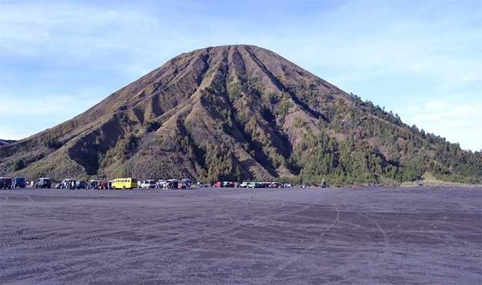 Gunung Semeru Meletus, Wisatawan Dilarang Masuk Radius 1 Km dari Kawah Bromo Gunung Semeru Meletus, Wisatawan Dilarang Masuk Radius 1 Km dari Kawah Bromo