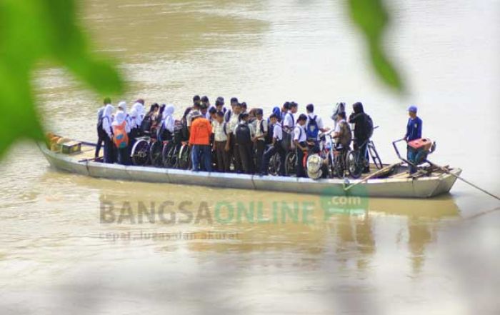 Puluhan Perahu Penyebrangan di Bengawan Solo Tak Penuhi Standar Keselamatan