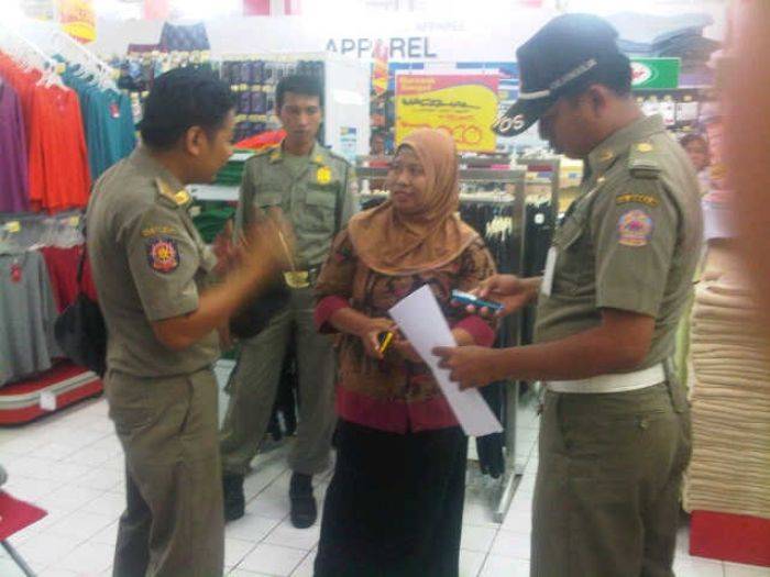 PNS Terpergok Kluyuran saat Jam Kerja PNS Terpergok Kluyuran saat Jam Kerja