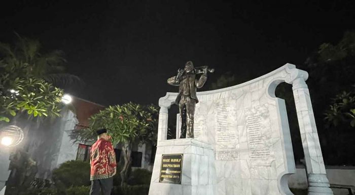 Tokoh Muda dari Surabaya ini Dorong Lagu Indonesia Raya 3 Stanza Dikenalkan saat MPLS Tokoh Muda dari Surabaya ini Dorong Lagu Indonesia Raya 3 Stanza Dikenalkan saat MPLS