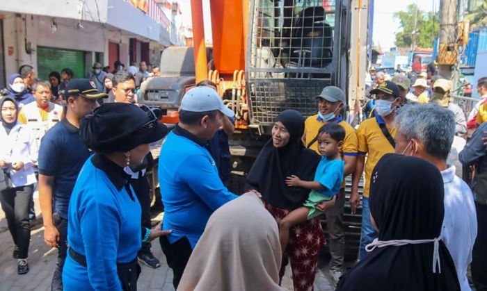 Bupati Jember Ajak Masyarakat Bersih-Bersih Pasar Bupati Jember Ajak Masyarakat Bersih-Bersih Pasar
