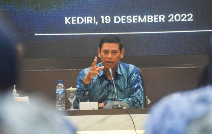 Wali Kota Kediri Ajak ASN Berbenah, Tingkatkan Kinerja dan Kedisiplinan Wali Kota Kediri Ajak ASN Berbenah, Tingkatkan Kinerja dan Kedisiplinan