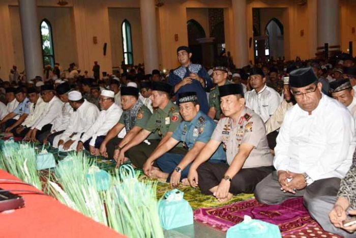 Pangarmatim Ikuti Safari Ramadhan Panglima TNI di Ternate