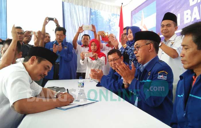 Sumrambah Resmi Terdaftar Bacalon Pilkada Jombang di Demokrat, Usung Jargon Ijo-Abang