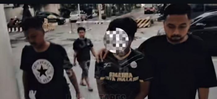 Dendam Tak Diberi Rumah dan Uang, Pria di Surabaya Hajar Ayah Kandung hingga Tewas Dendam Tak Diberi Rumah dan Uang, Pria di Surabaya Hajar Ayah Kandung hingga Tewas