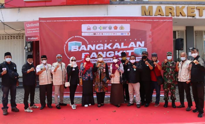 Pertama Kali, Vaksinasi Drive Thru dengan Tiga Vaksin Berbeda