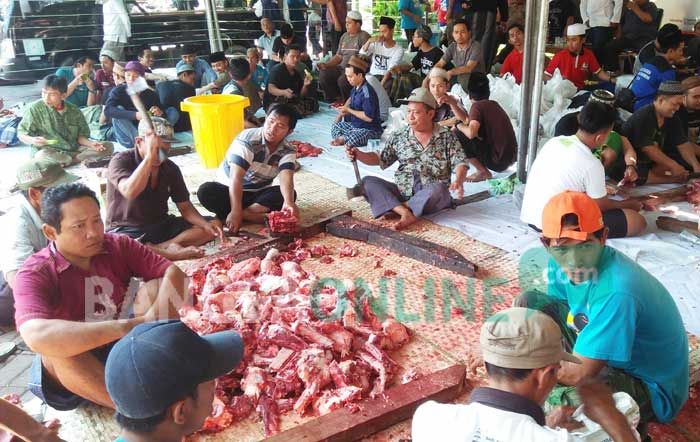 Ponpes Tebuireng Sembelih Hewan Kurban Selama Tiga Hari Ponpes Tebuireng Sembelih Hewan Kurban Selama Tiga Hari