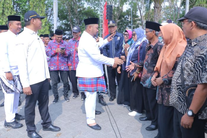 Di Hadapan Kades se-Gresik, Gus Yani Berterima Kasih dan Pamit Cuti untuk Maju Pilbup Di Hadapan Kades se-Gresik, Gus Yani Berterima Kasih dan Pamit Cuti untuk Maju Pilbup