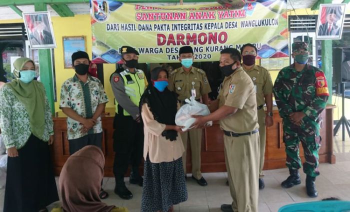 Realisasikan Pakta Integritas, Kades Darmono Salurkan Sembako dan Santuni Yatim saat Wabah Covid-19 Realisasikan Pakta Integritas, Kades Darmono Salurkan Sembako dan Santuni Yatim saat Wabah Covid-19