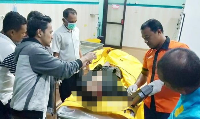 Mayat Tanpa Identitas dengan Luka di Sekujur Tubuh Gegerkan Warga Jombang Mayat Tanpa Identitas dengan Luka di Sekujur Tubuh Gegerkan Warga Jombang