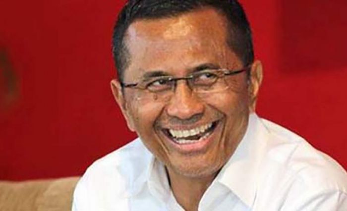 Peternakan Ayam Lewat Laboratorium, Tanpa Bulu, Kepala, Ceker, dan Tulang Peternakan Ayam Lewat Laboratorium, Tanpa Bulu, Kepala, Ceker, dan Tulang
