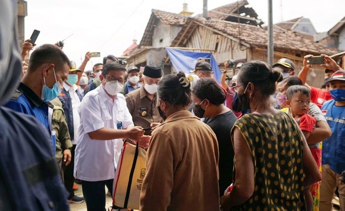 Petrokimia Gresik Bantu 1.000 Paket Sembako Korban Gempa Bumi Malang