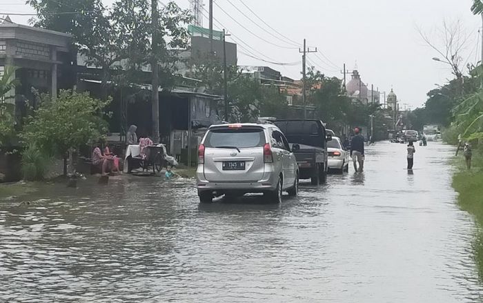 Banjir Luapan Kali Lamong Bergeser ke Kecamatan Cerme Banjir Luapan Kali Lamong Bergeser ke Kecamatan Cerme