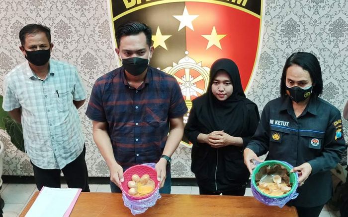 Heboh Telur Palsu di Kediri, Emak-emak Si Pembuat Video Akhirnya Minta Maaf Heboh Telur Palsu di Kediri, Emak-emak Si Pembuat Video Akhirnya Minta Maaf