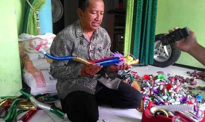 Kampung Terompet di Lamongan, Kesibukan Meningkat Jelang Pergantian Tahun Kampung Terompet di Lamongan, Kesibukan Meningkat Jelang Pergantian Tahun