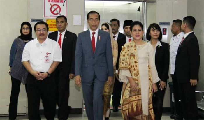 Presiden dan Ibu Negara Jenguk Wali Kota Risma