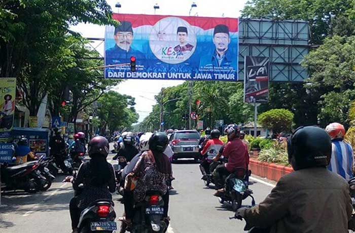 Pakde Karwo Instruksikan Pemasangan 1.500 Billboard Dukungan ke ‎Khofifah-Emil