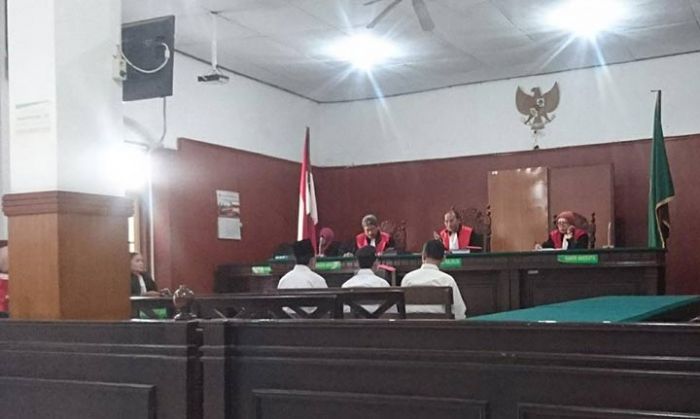 Penyeludupan Baby Lobster Senilai Rp 17,3 M, Tiga Pegawai Bandara Juanda Diadili Penyeludupan Baby Lobster Senilai Rp 17,3 M, Tiga Pegawai Bandara Juanda Diadili