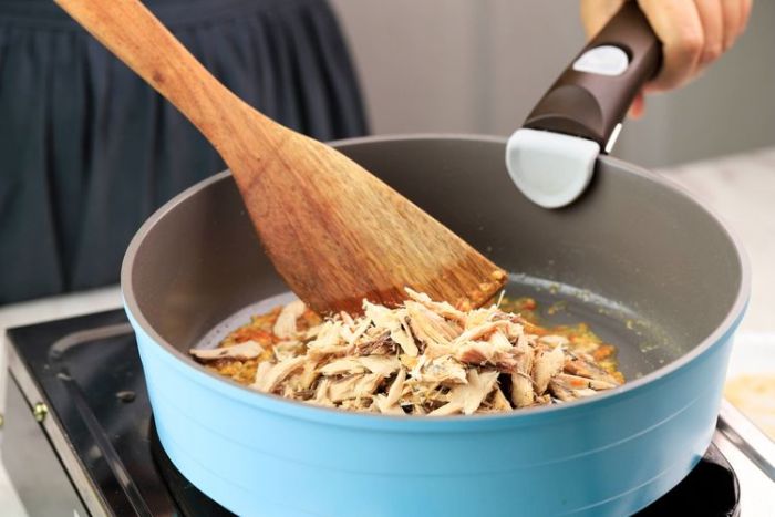 Resep Orak-arik Tongkol Suwir, Lezat dan Praktis Resep Orak-arik Tongkol Suwir, Lezat dan Praktis