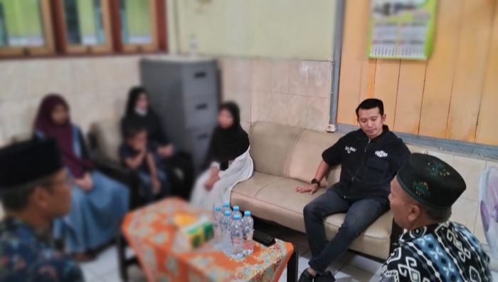 Anggota DPRD Jatim ini Bantu Dua Siswa MI di Sidoarjo Terancam Putus Sekolah