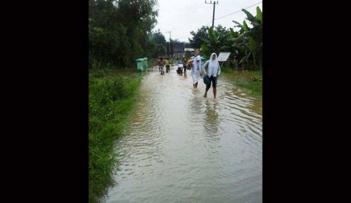 Tiga Desa di Parengan Tuban Terendam Banjir Tiga Desa di Parengan Tuban Terendam Banjir