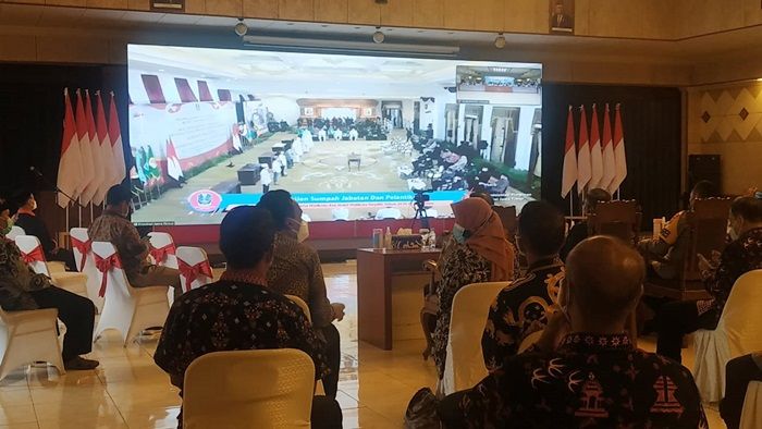 Forkopimda, Kepala OPD, hingga Pimpinan Parpol di Gresik Ikuti Pelantikan Virtual Gus Yani-Bu Min Forkopimda, Kepala OPD, hingga Pimpinan Parpol di Gresik Ikuti Pelantikan Virtual Gus Yani-Bu Min