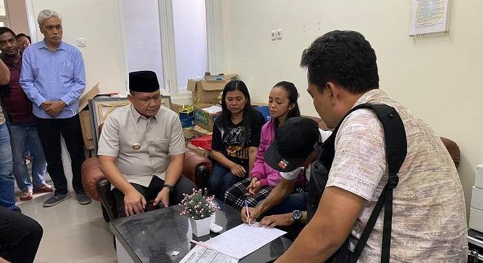 Meninggalnya Siswa SMP, Pj Wali Kota Batu Minta Kerja Kelompok Dilakukan di Lingkungan Sekolah Meninggalnya Siswa SMP, Pj Wali Kota Batu Minta Kerja Kelompok Dilakukan di Lingkungan Sekolah