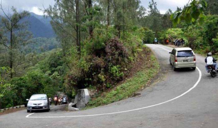 Rawan Longsor, Hindari Jalur Pacet - Batu Lewat Cangar Rawan Longsor, Hindari Jalur Pacet - Batu Lewat Cangar